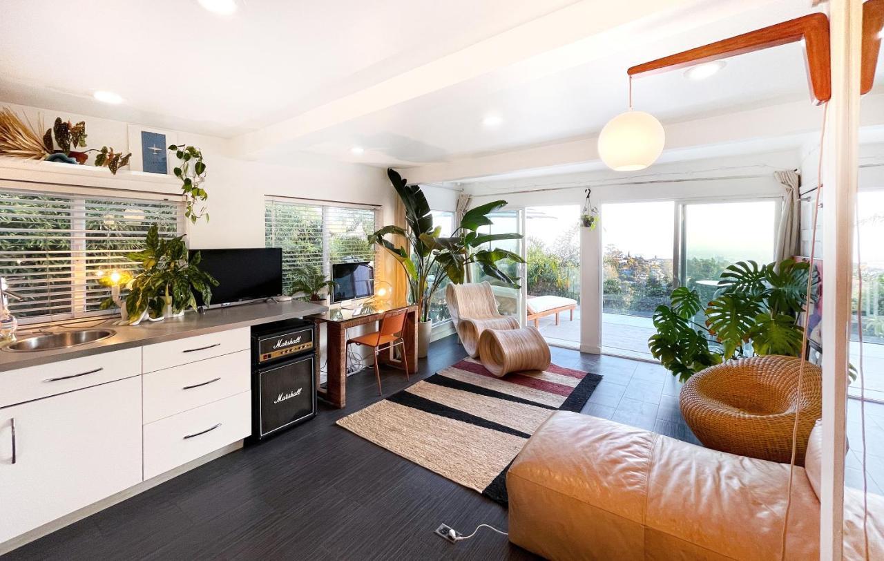 Отель Hollywood Hills 1940S Mansion Лос-Анджелес Экстерьер фото