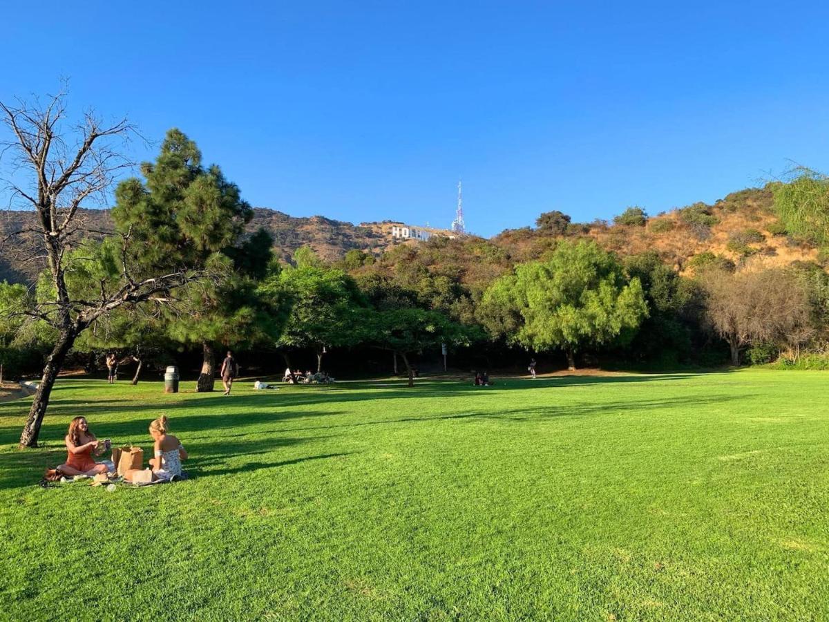 Отель Hollywood Hills 1940S Mansion Лос-Анджелес Экстерьер фото
