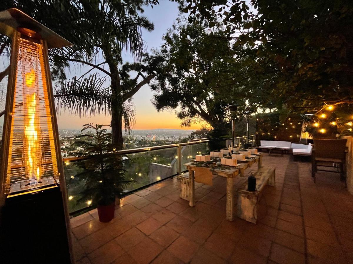 Отель Hollywood Hills 1940S Mansion Лос-Анджелес Экстерьер фото