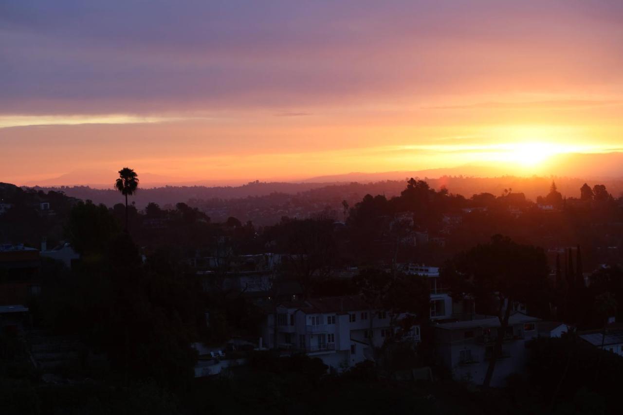 Отель Hollywood Hills 1940S Mansion Лос-Анджелес Экстерьер фото
